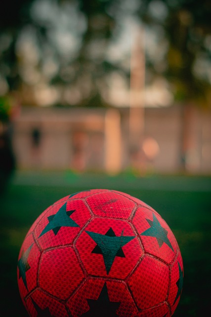 战报：红魔打平利物浦结束连败；罗马拿下德比胜利；巴黎捧起冠军.